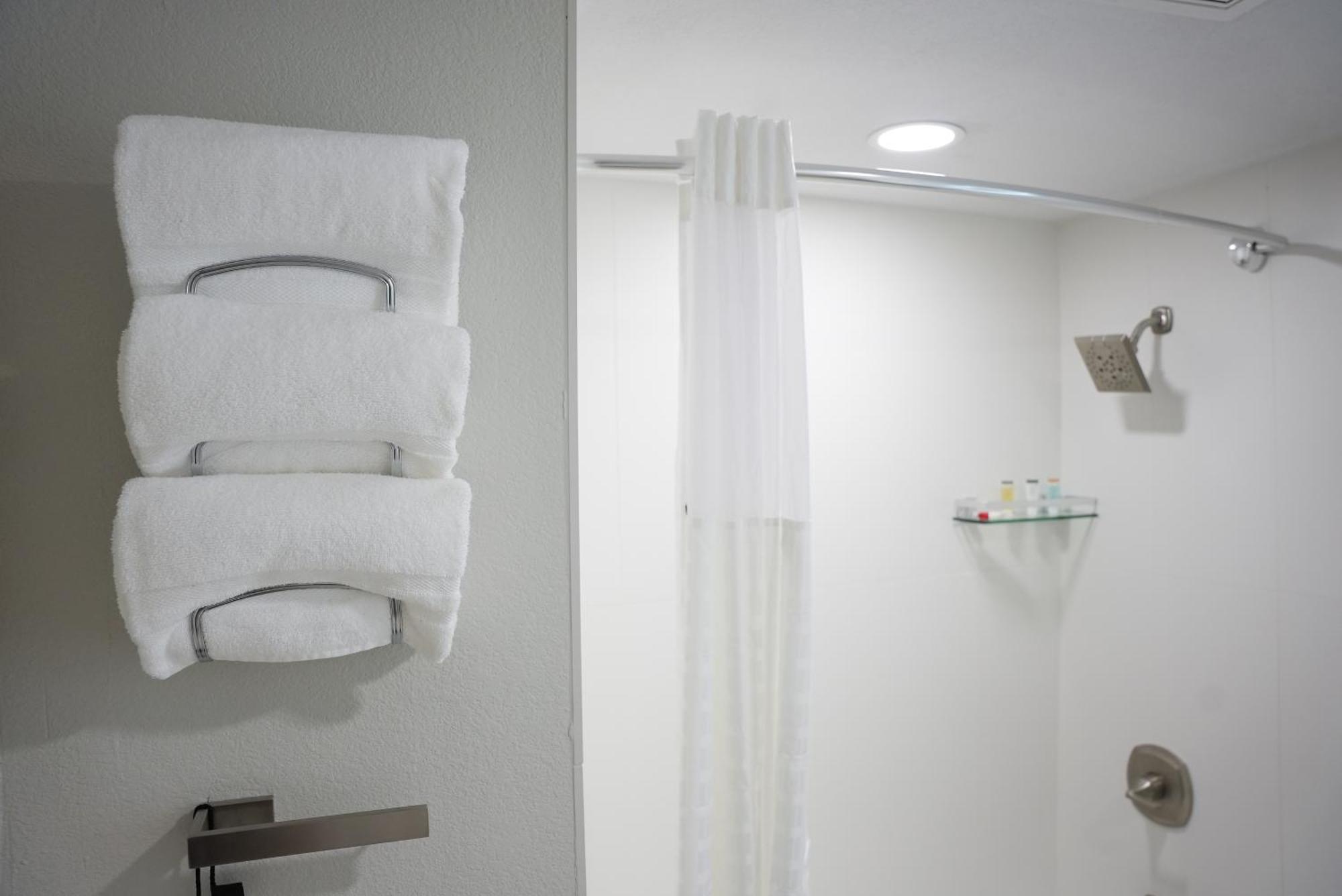 Ramada By Wyndham Dfw Airport Hotel Irving Ngoại thất bức ảnh